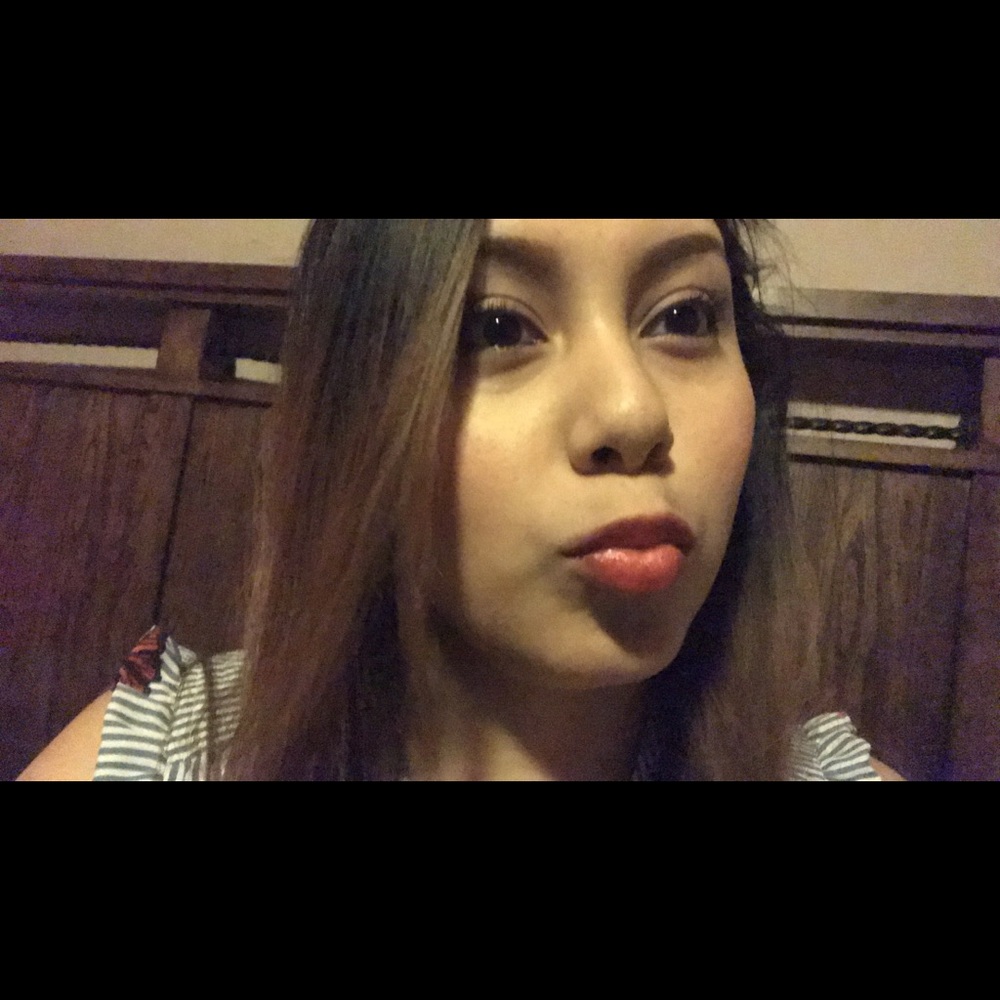 Meet your Posher, Edith